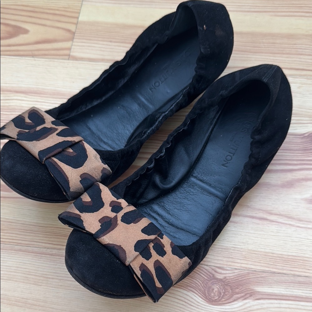 Louis Vuitton Black and Brown Flats with Leopard Accent used 39